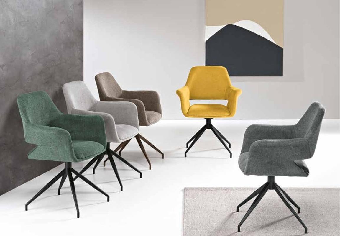 Sedie — arredo in esposizione