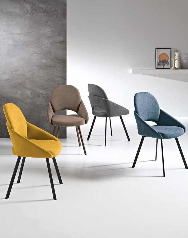 Sedie — arredo in esposizione