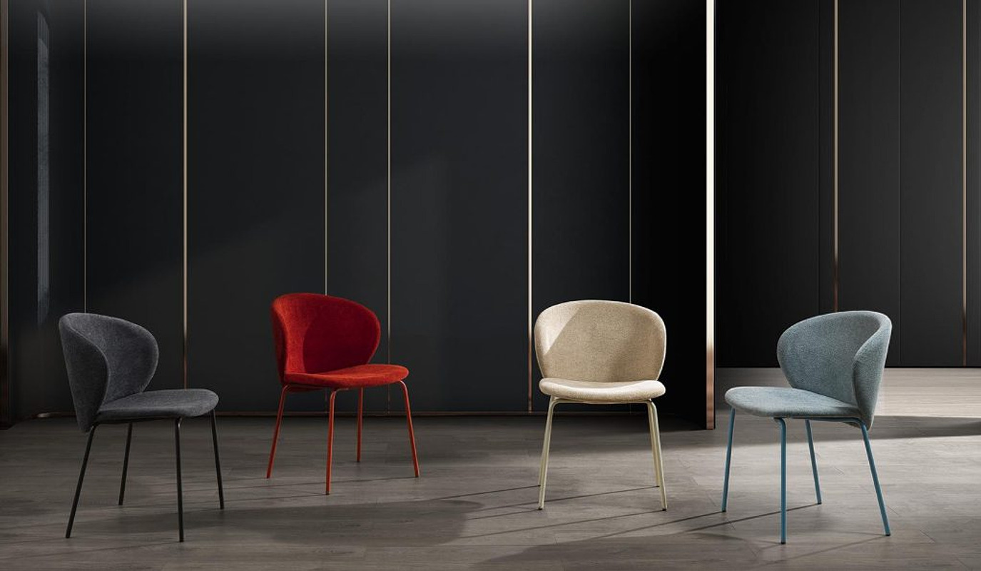 Sedie — arredo in esposizione