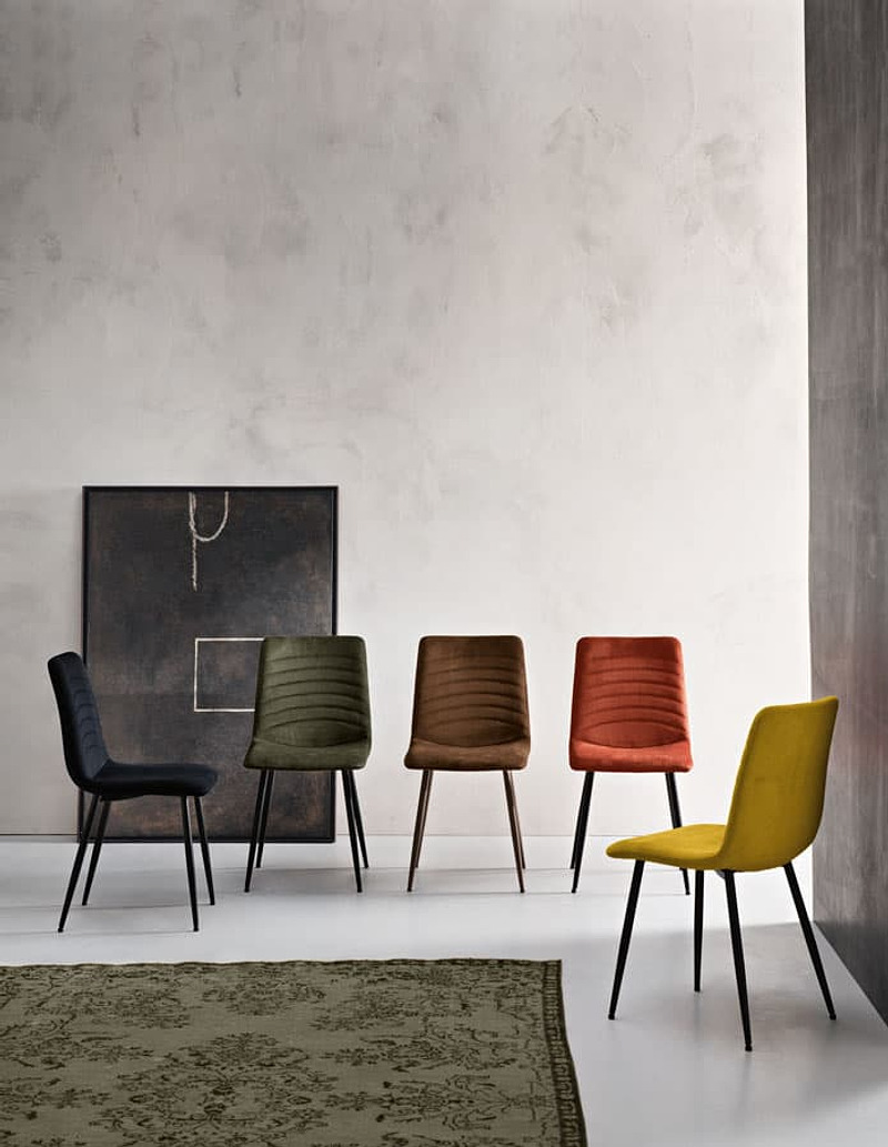 Sedie — arredo in esposizione