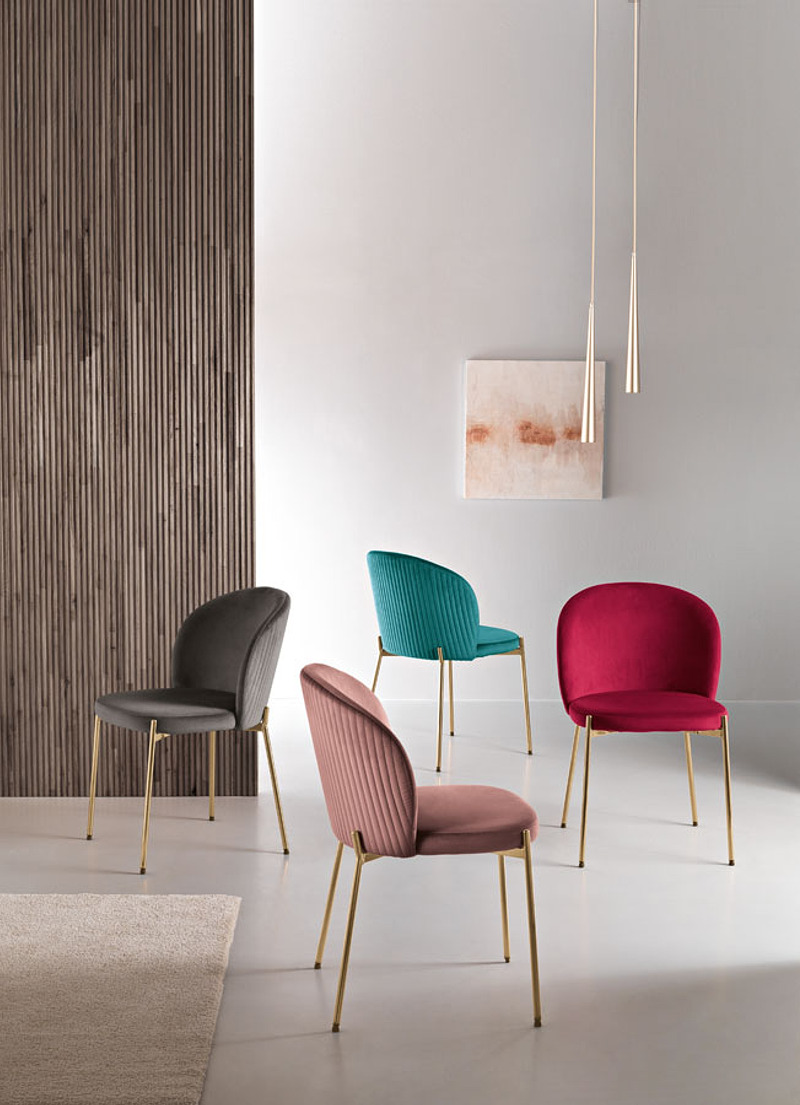 Sedie — arredo in esposizione