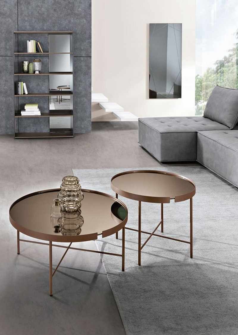 Tavolinetti — arredo in esposizione