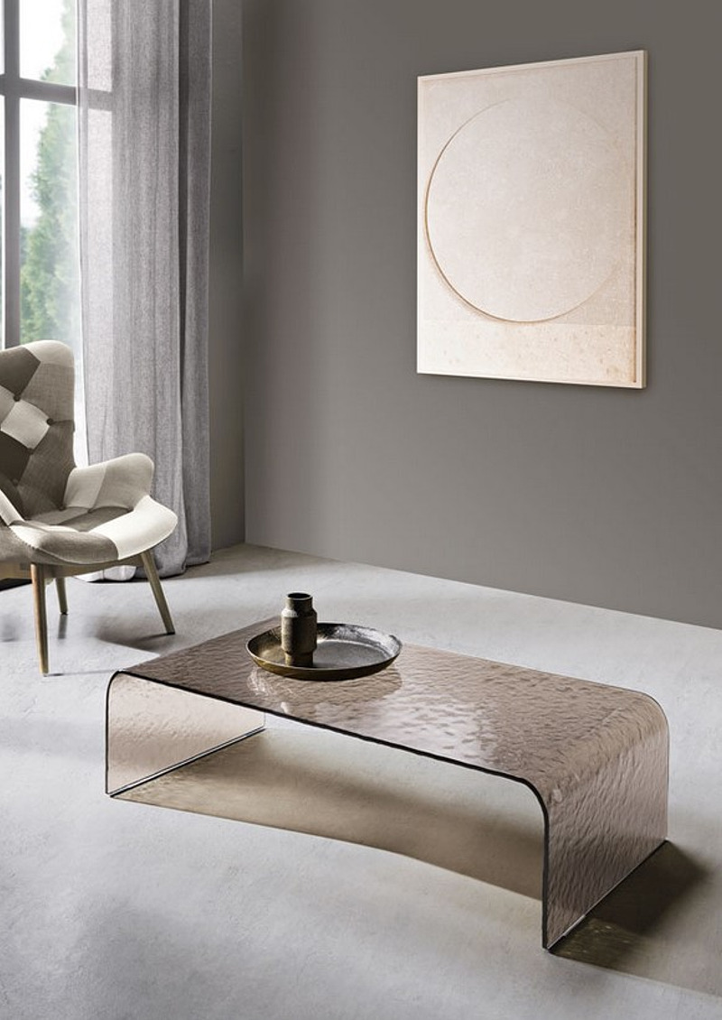 Tavolinetti — arredo in esposizione