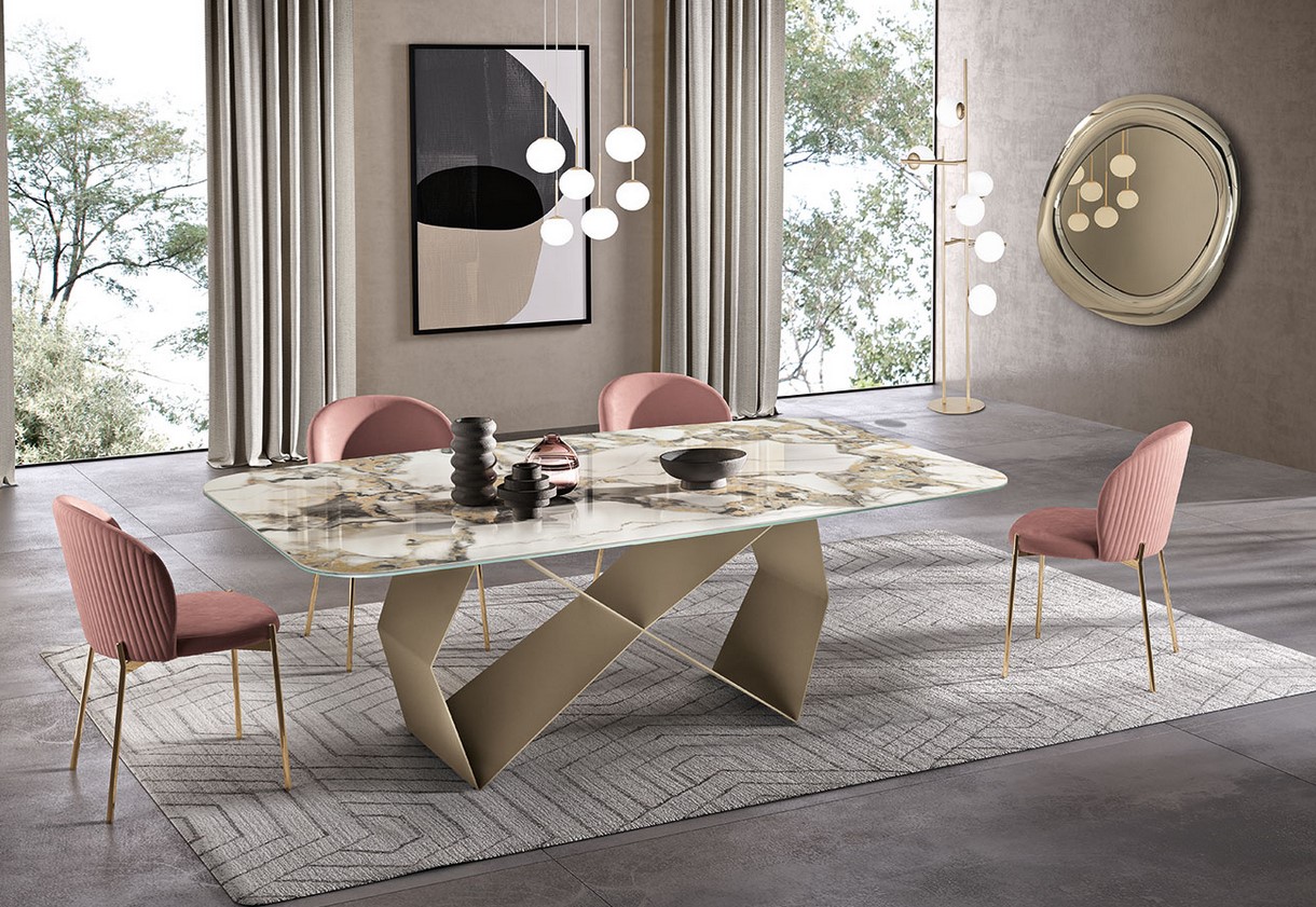 Tavoli — arredo in esposizione
