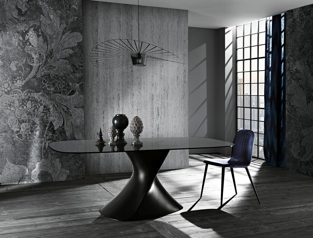 Tavoli — arredo in esposizione