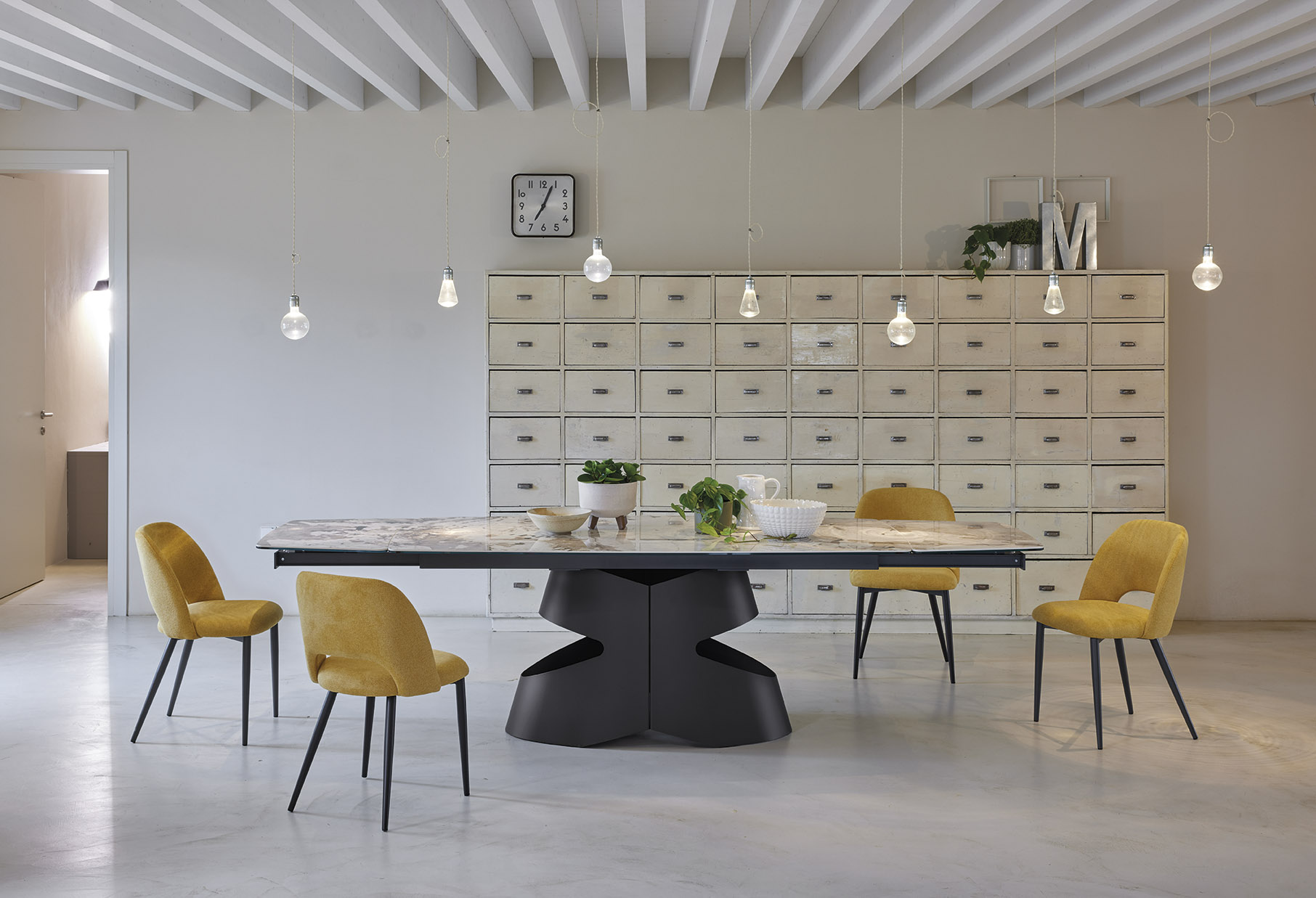Tavoli — arredo in esposizione