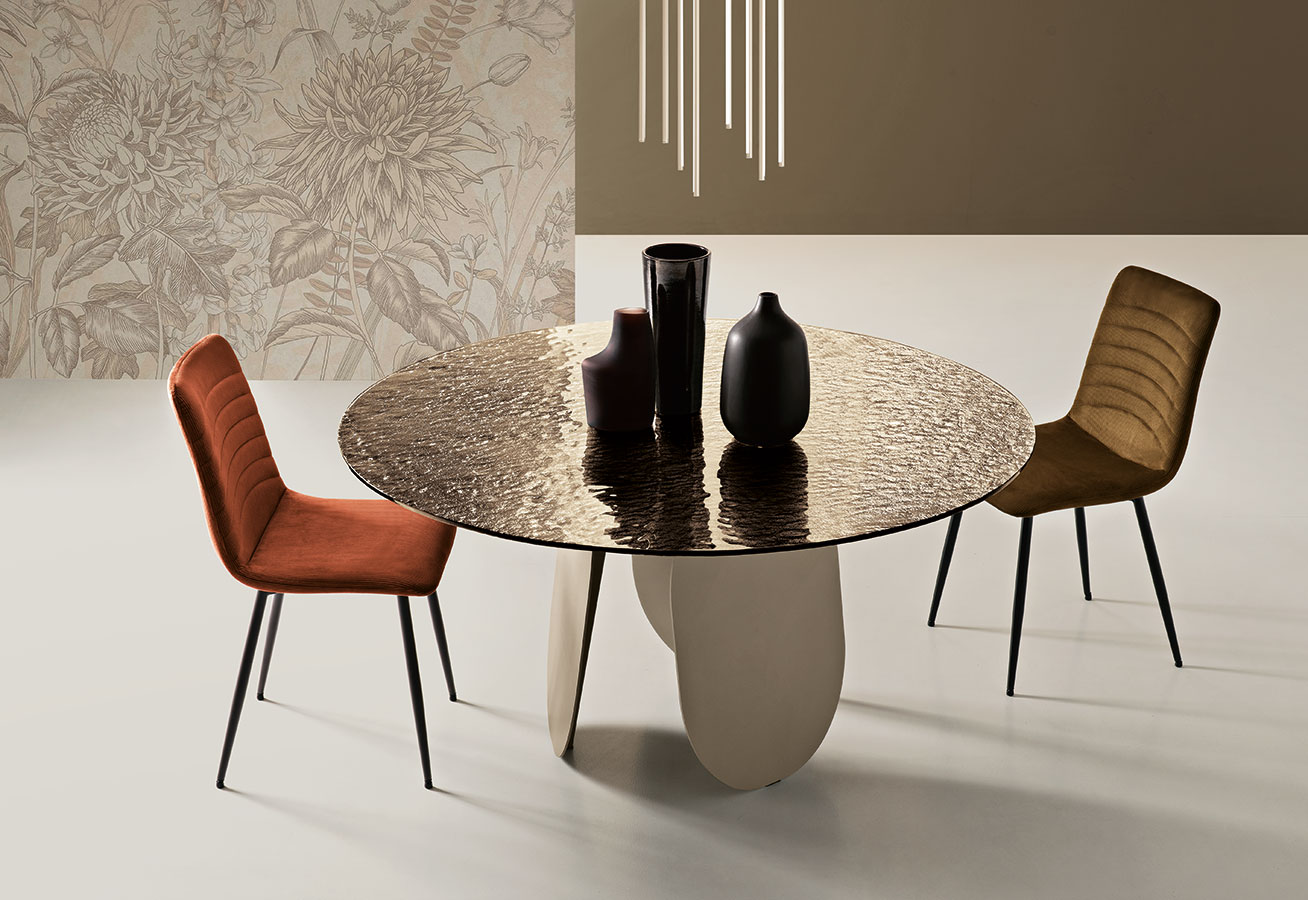 Tavoli — arredo in esposizione