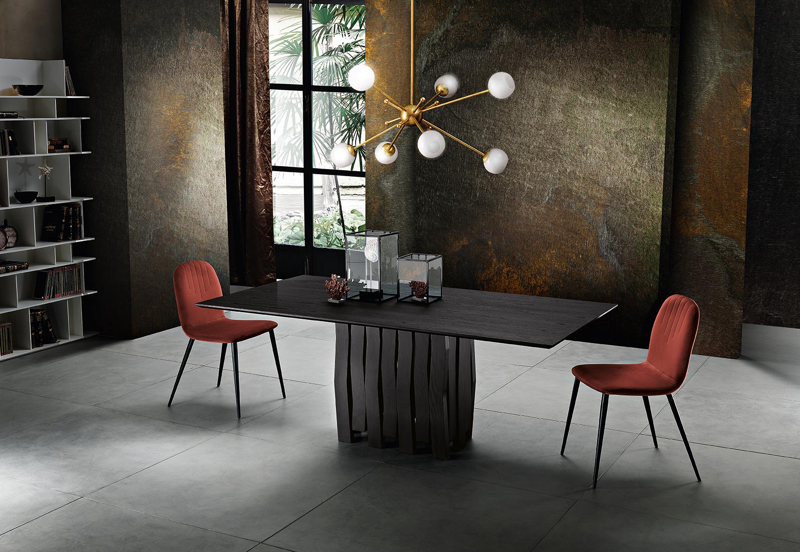 Tavoli — arredo in esposizione